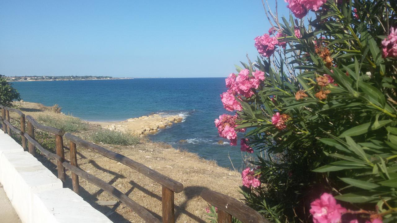 Avola Holidays Kültér fotó